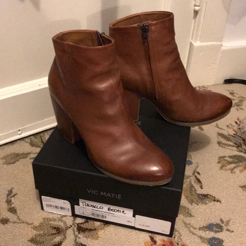 Tobacco leather Vic Matie boots. Size 38.5